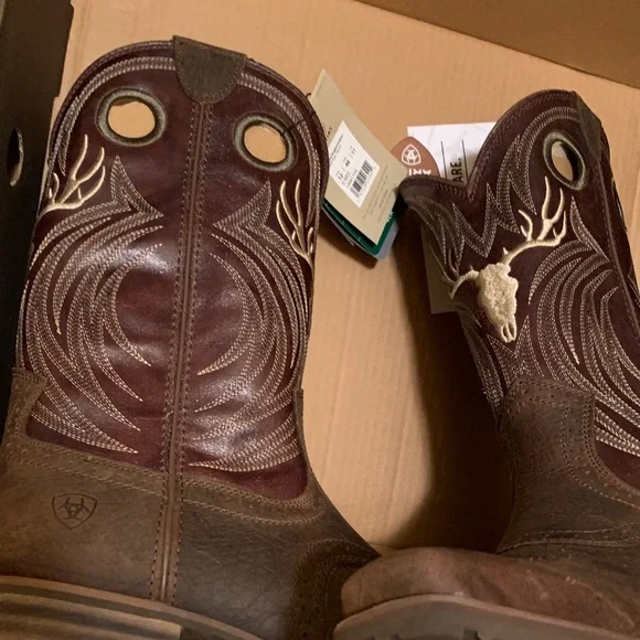 Ariat Men's Hybrid Roughstock Antler Dark Brown Boots with Cream Accents - Picture 10 of 15